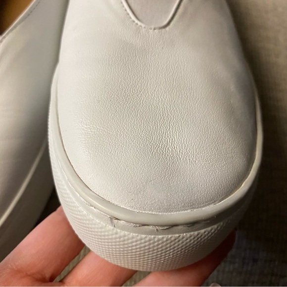 Le Septembre 17 white Leather v cut Slippers / size 11 men’s main image 9